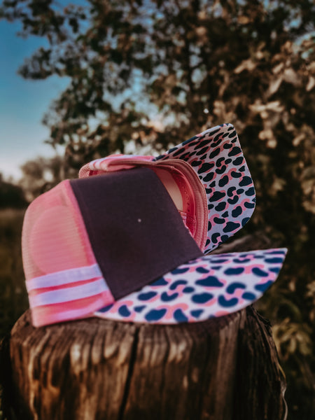 Tusik Flat Trucker Cap - Pink Leopard